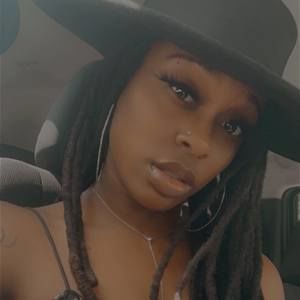 Meet your Posher, Janay